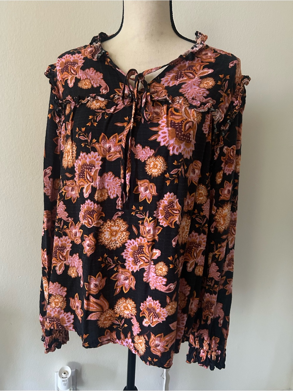 The Get Floral Boho Tie-Neck Ruffle Blouse Black Pink Orange Garden Prairie XL - Picture 6 of 7